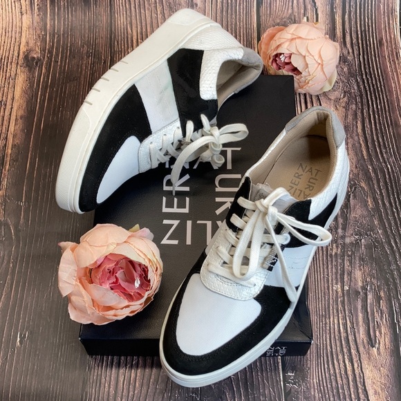naturalizer white leather sneakers